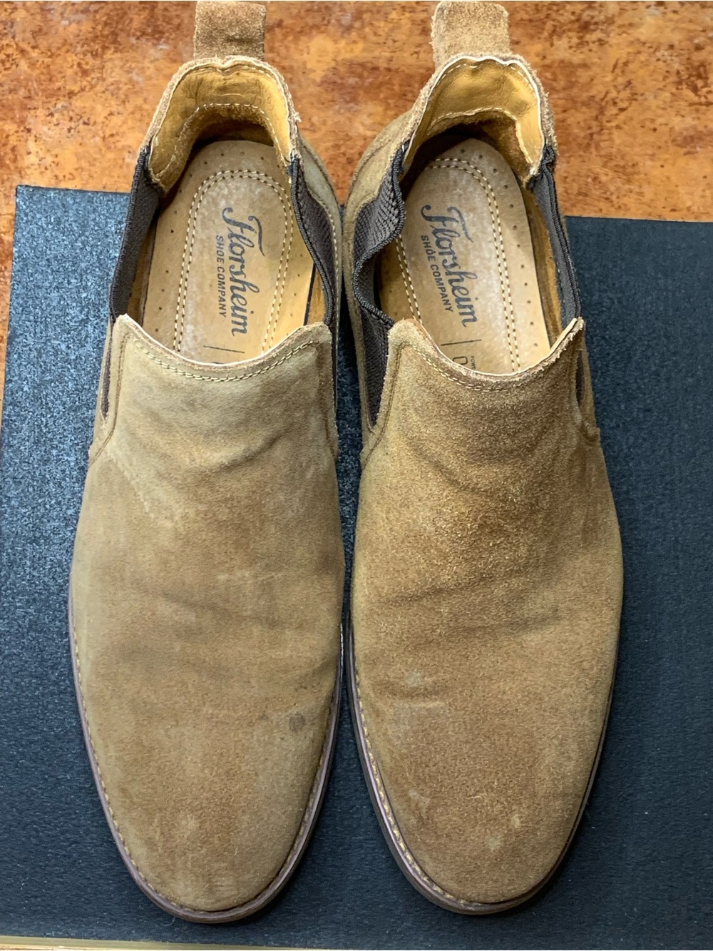 Florsheim Tan Suede Slip-On Loafers for Men. SZ 9 1/2.GUC